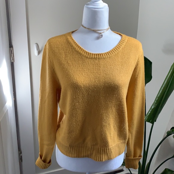 H&M Women’s Sweater - Picture 2 of 5